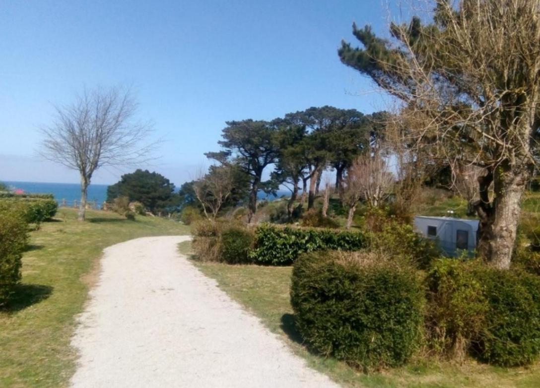 Les Hortensias Grande Tente Familiale Deux Chambres Et Sejour Vue Mer Sur Camping Nature Plestin-les-Grèves Exteriér fotografie