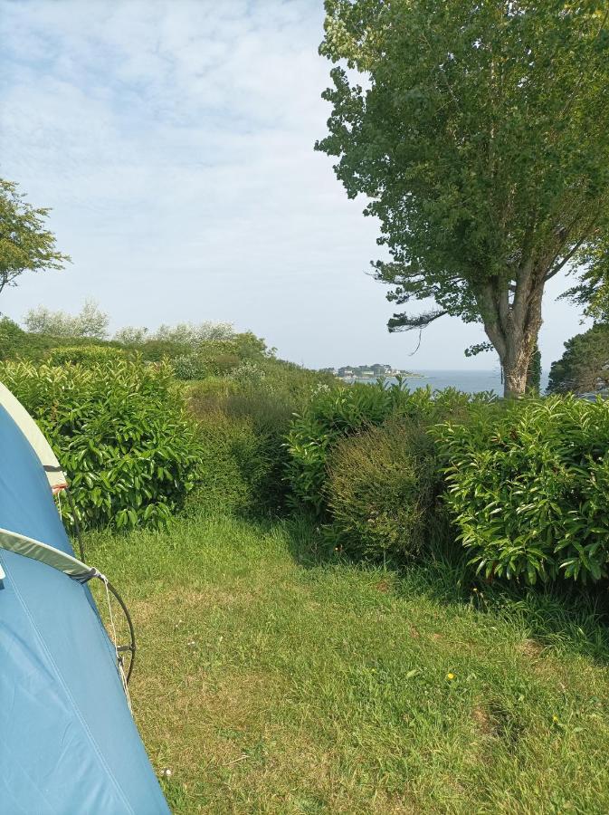Les Hortensias Grande Tente Familiale Deux Chambres Et Sejour Vue Mer Sur Camping Nature Plestin-les-Grèves Exteriér fotografie